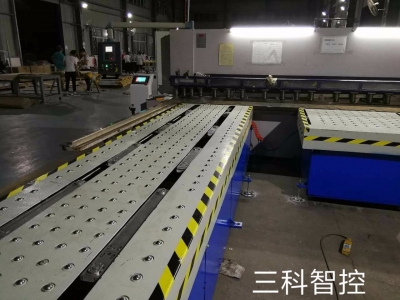 剪板機(jī)雙驅(qū)分段式伺服數(shù)控前后擋料